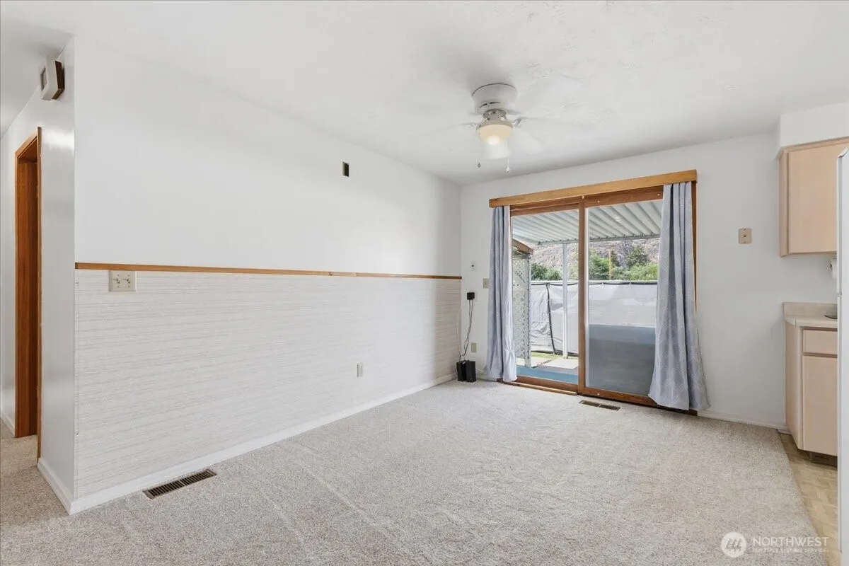 Property photo for 806 Central Drive, Coulee Dam photo 5