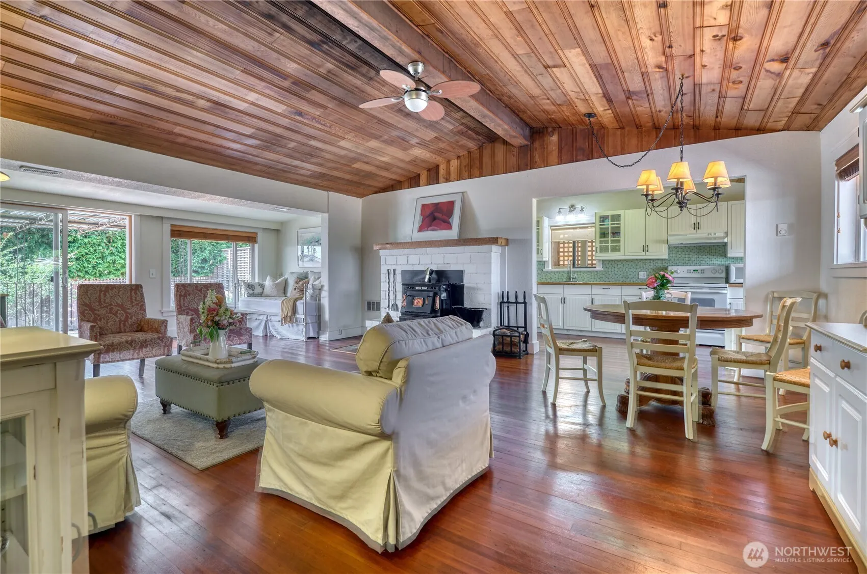Property photo for 675 Sylvia Drive, Point Roberts photo 5