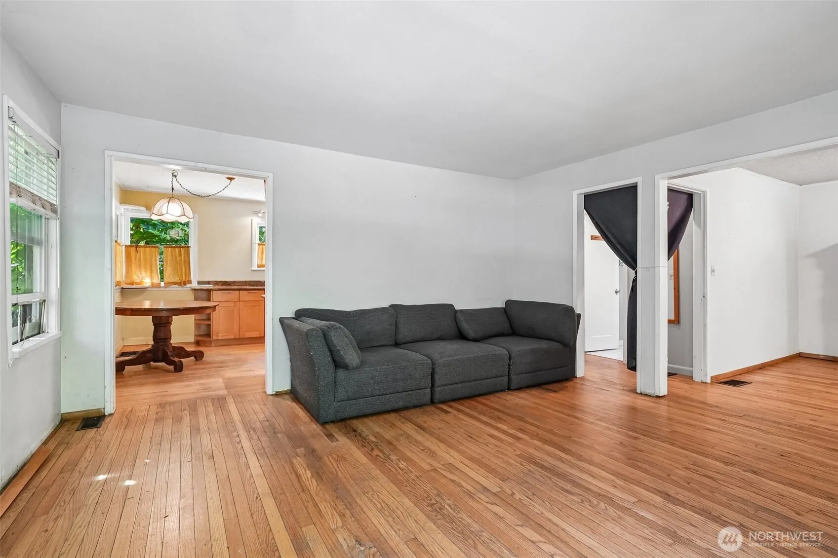 Property photo for 8555 30th Avenue Nw, Seattle photo 5
