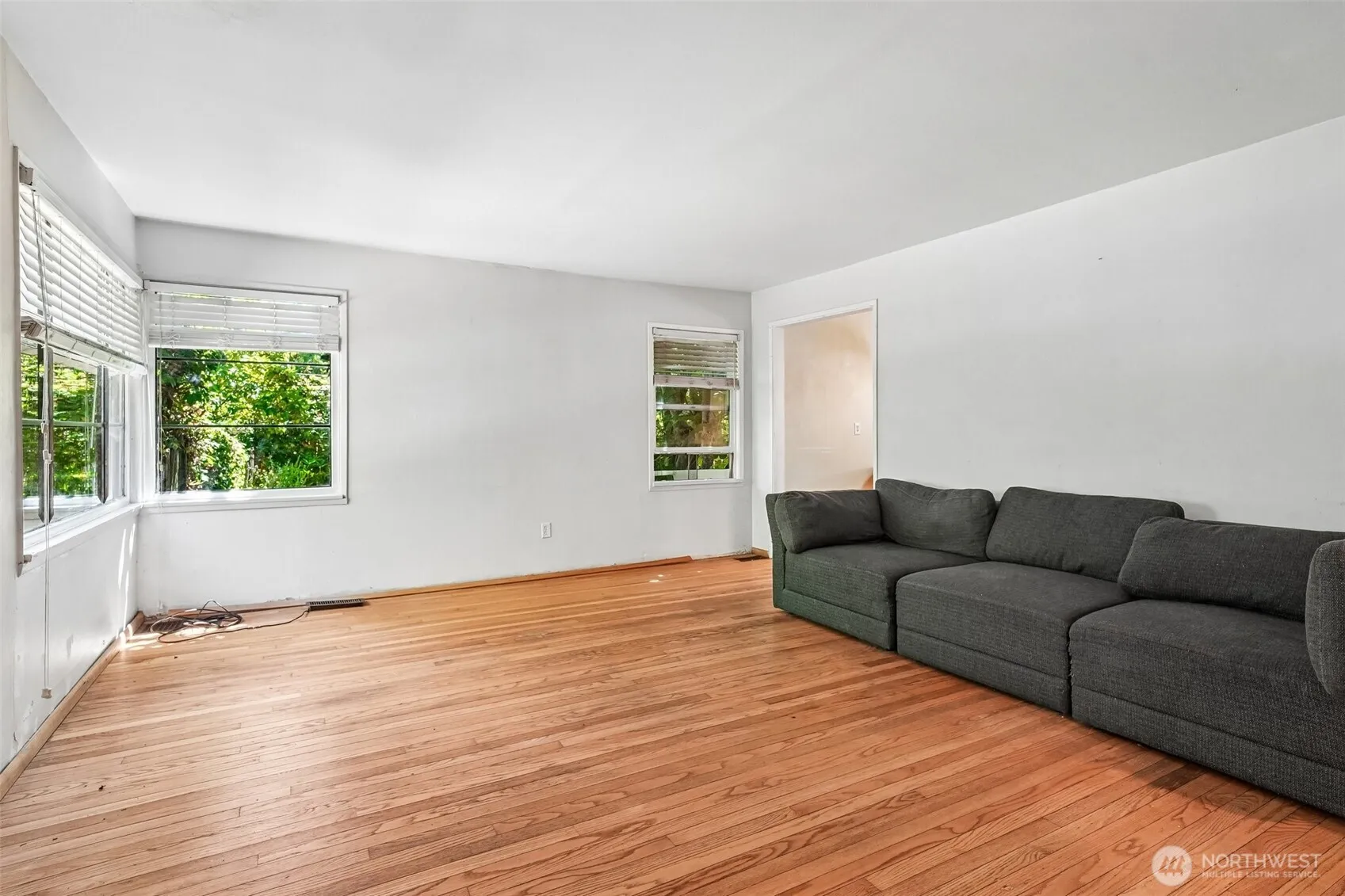 Property photo for 8555 30th Avenue Nw, Seattle photo 3