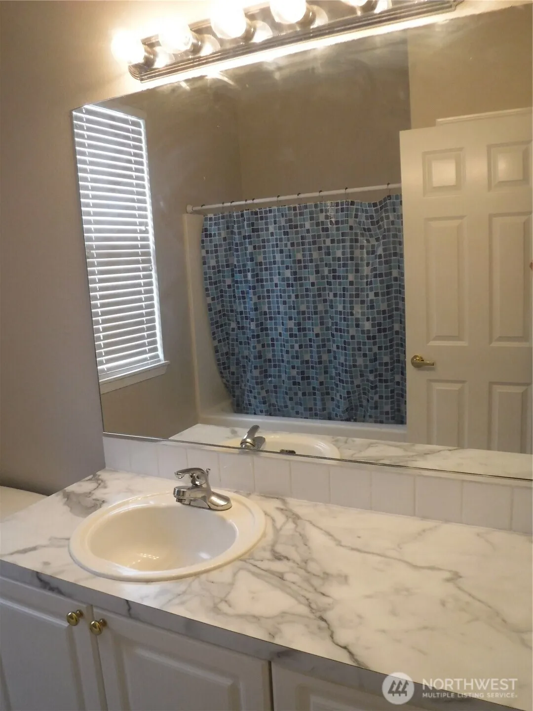 Property photo for 12712 Admiralty Way Se #d303, Everett photo 5