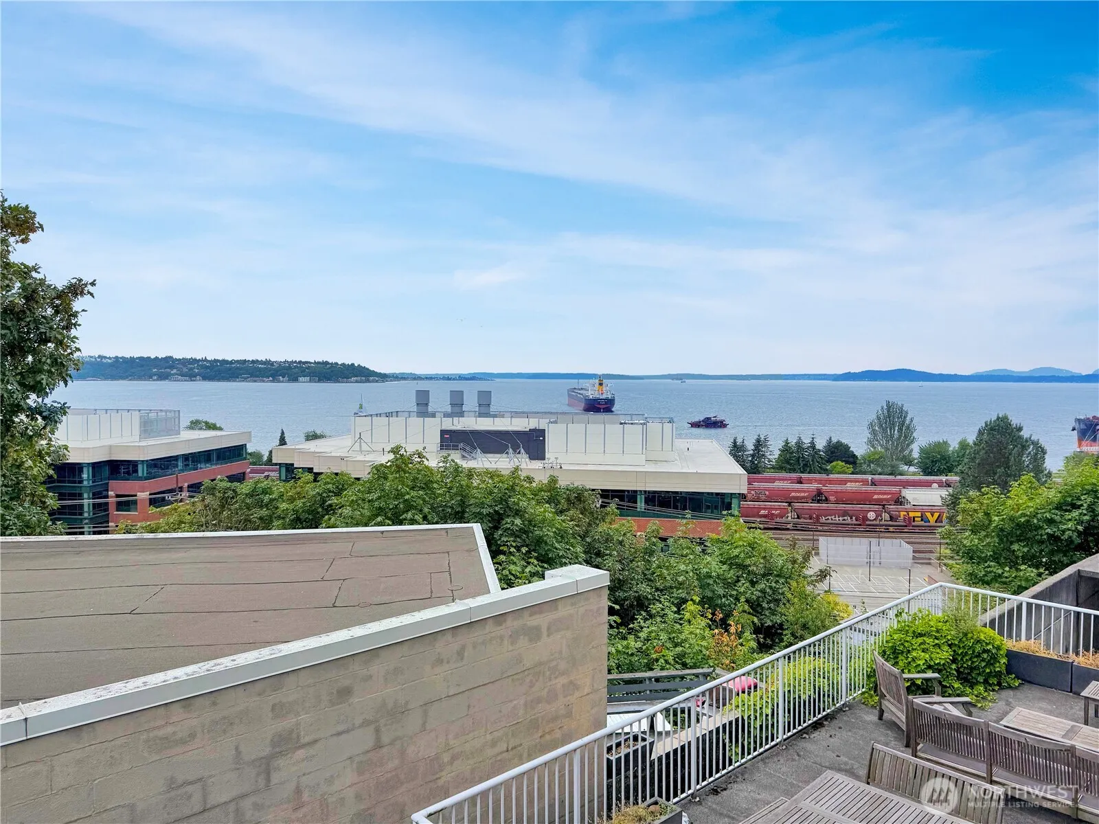Property photo for 521 5th Avenue W #201, Seattle