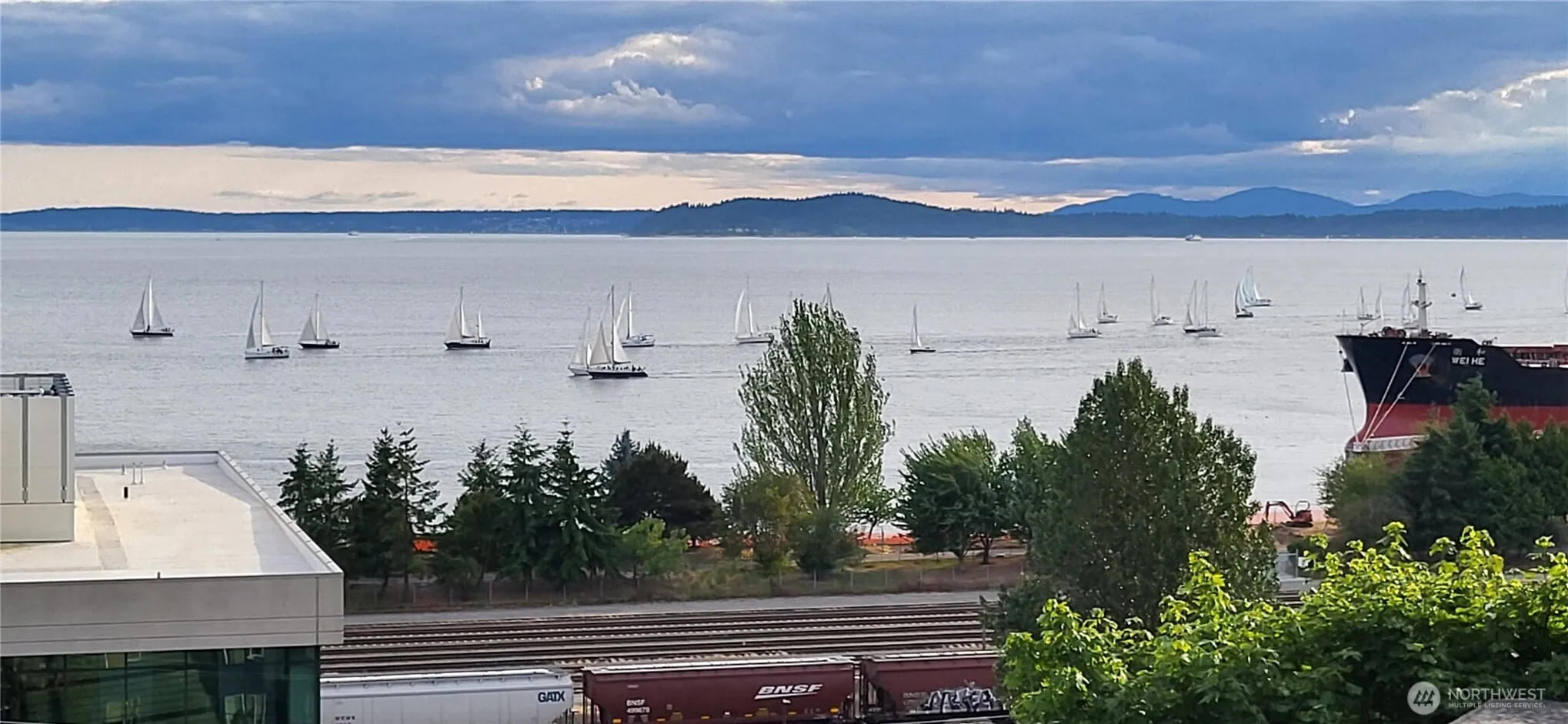 Property photo for 521 5th Avenue W #201, Seattle photo 4