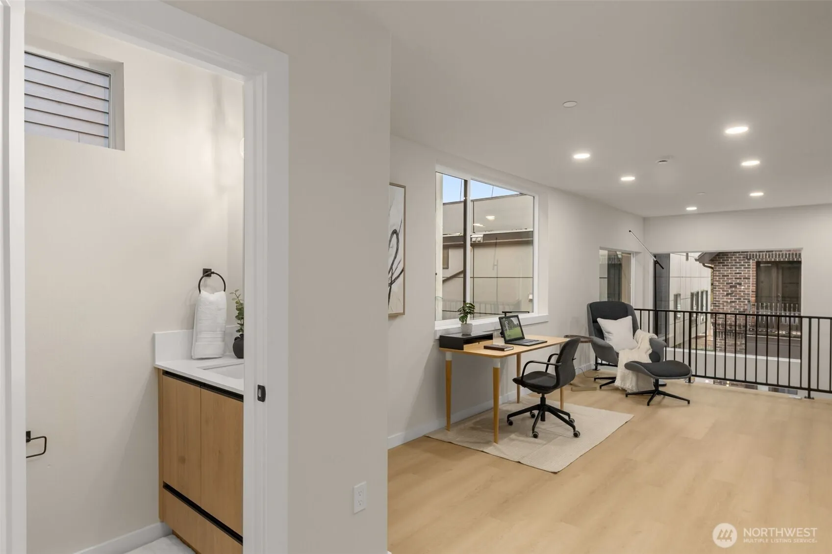 Property photo for 1127 C 10th Avenue E, Seattle photo 5