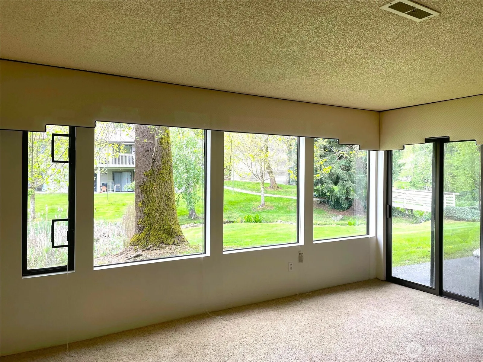 Property photo for 1101 Bellefield Park Lane #1103, Bellevue photo 2