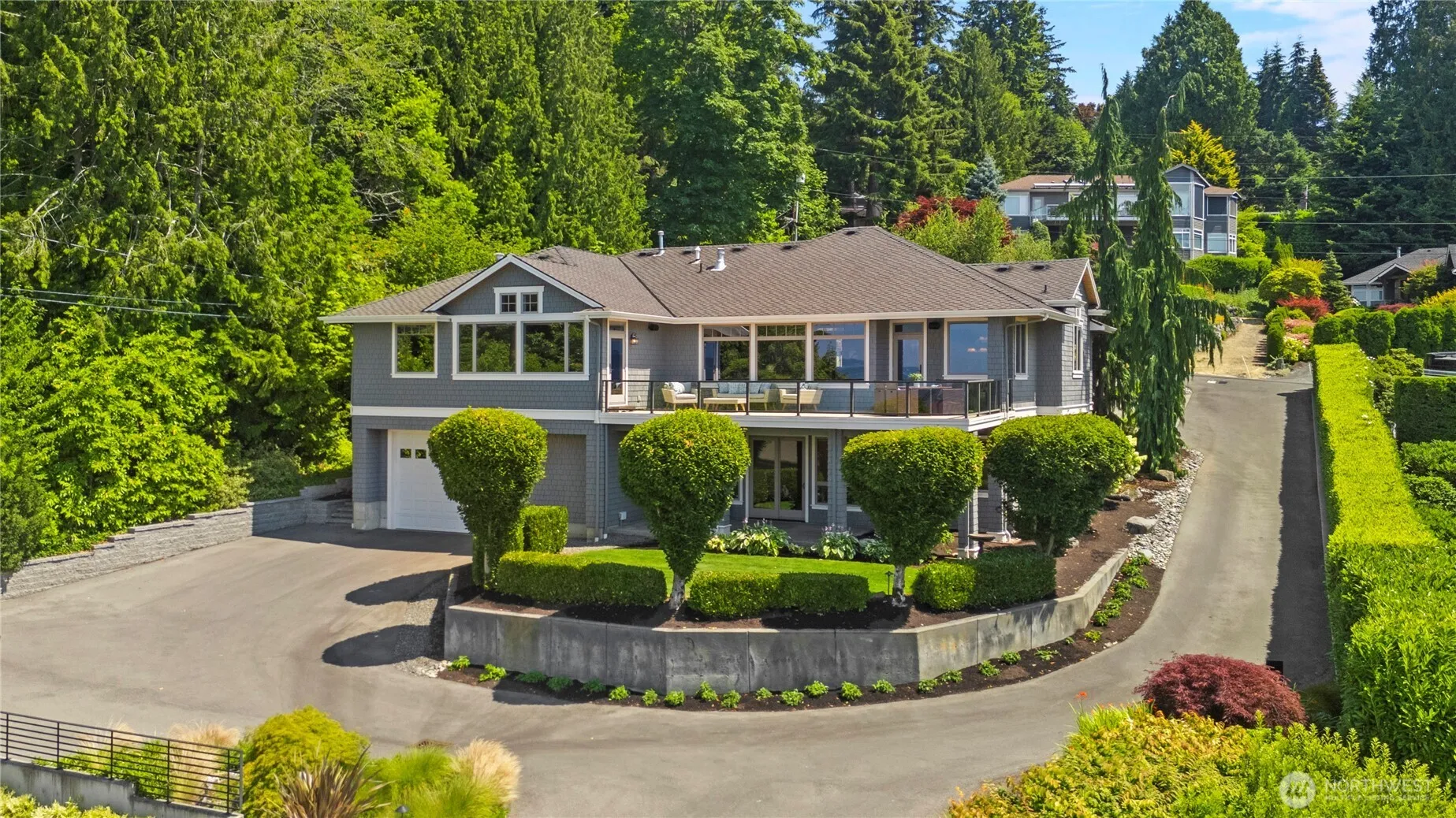 Property photo for 18608 Sound View Place, Edmonds photo 3