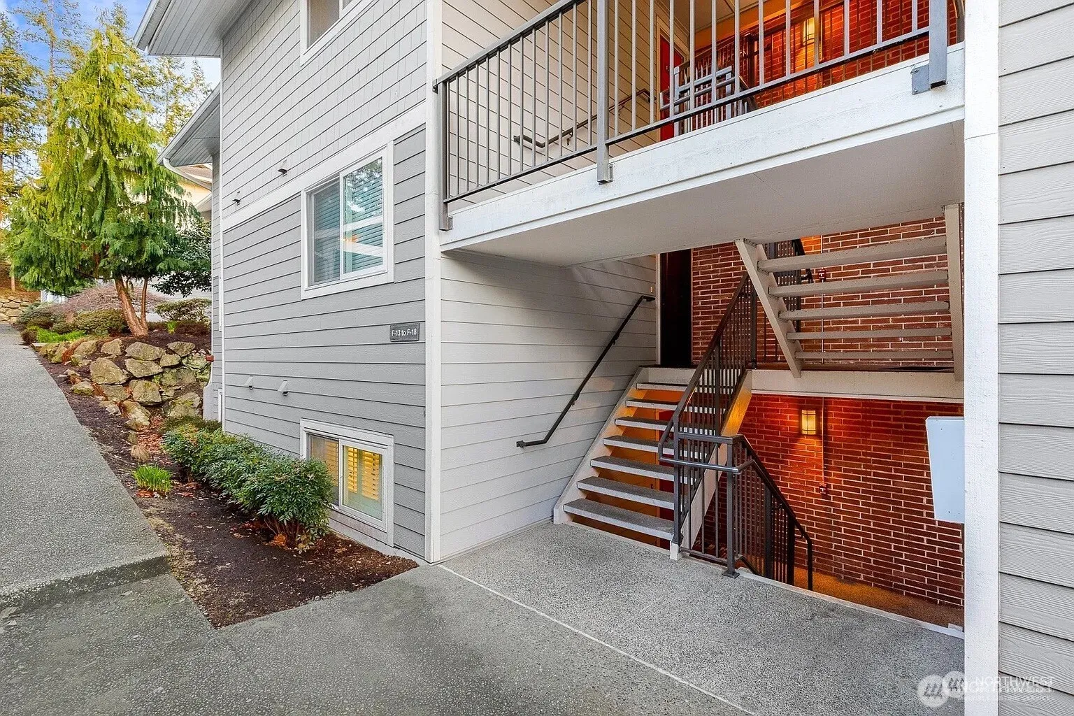 Property photo for 15212 Ne 8th Street #f13, Bellevue photo 2