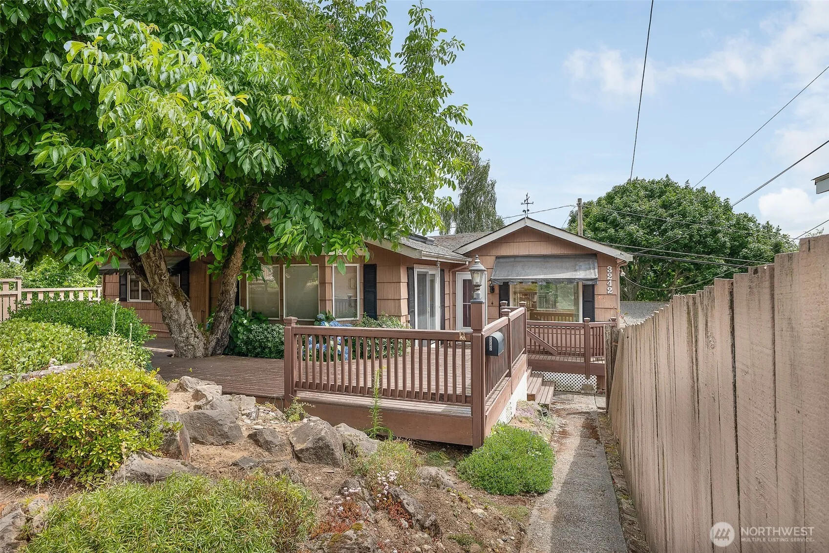 Property photo for 3242 36th Avenue W, Seattle