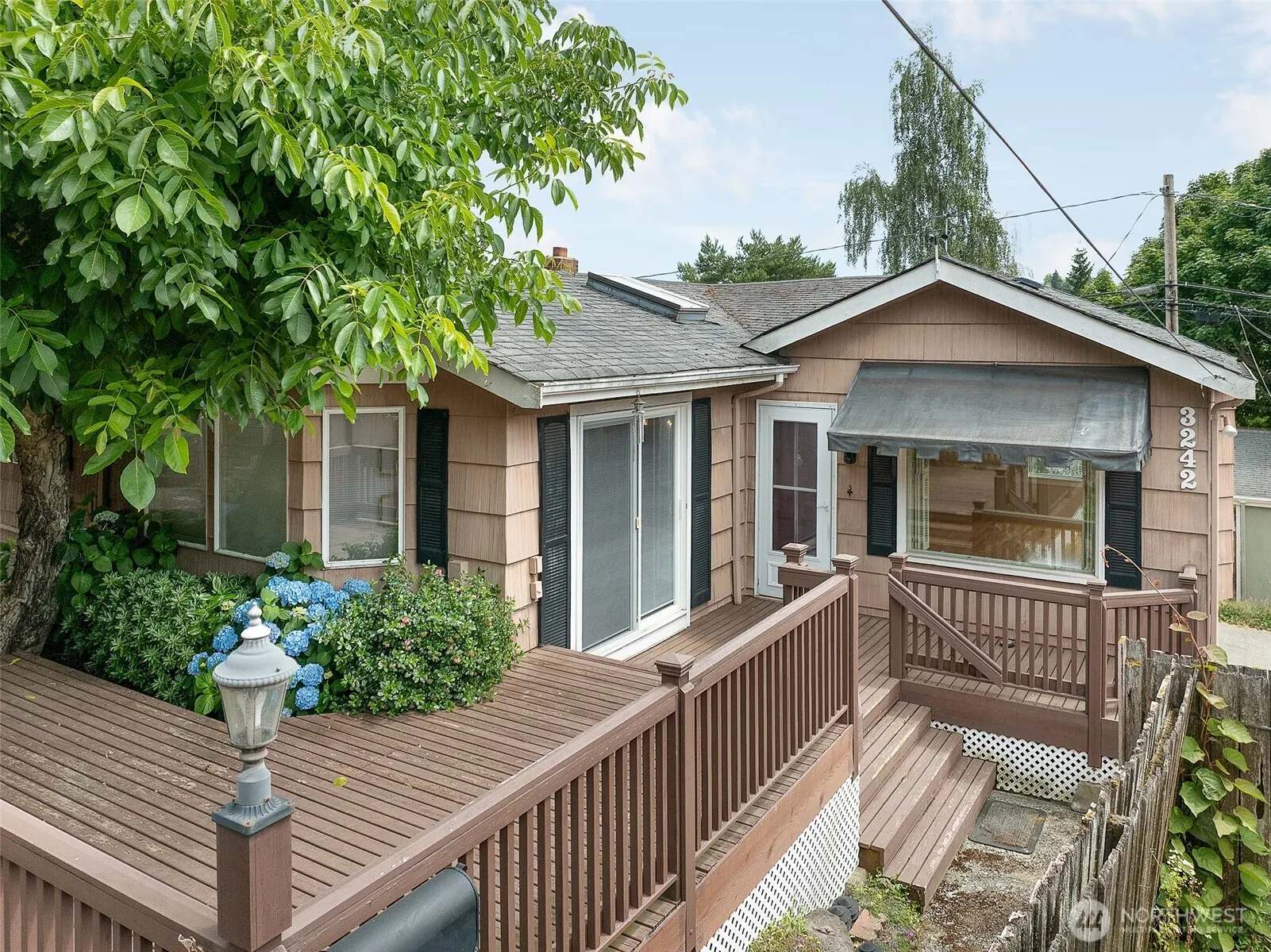Property photo for 3242 36th Avenue W, Seattle photo 2
