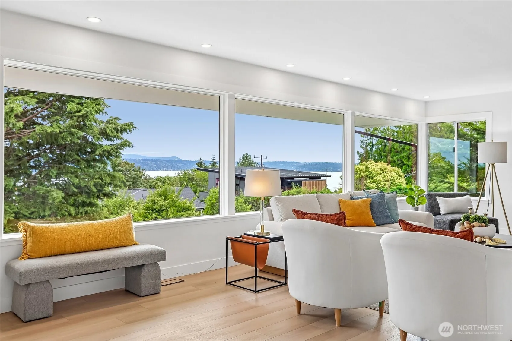 Property photo for 1318 Lake Washington Boulevard S, Seattle photo 4