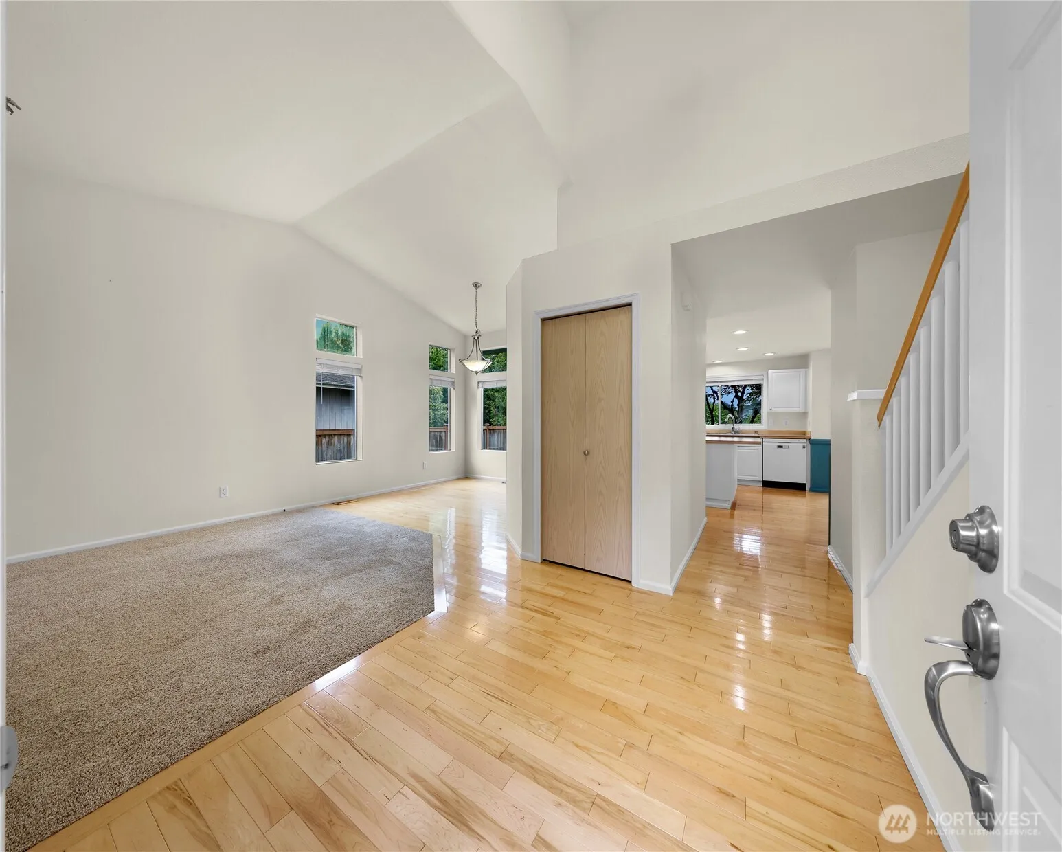 Property photo for 7015 76th Drive Ne, Marysville photo 3
