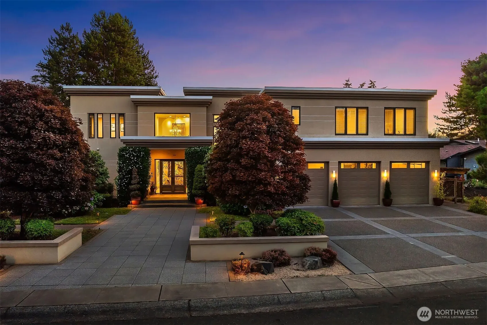 Property photo for 2 Crescent Key Se, Bellevue