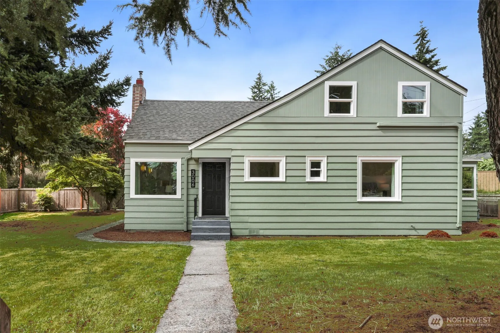 Property photo for 3006 Ne 133rd Street, Seattle photo 2