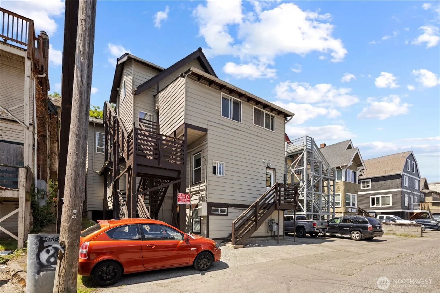 Property photo for 4714 17th Avenue Ne, Seattle photo 3