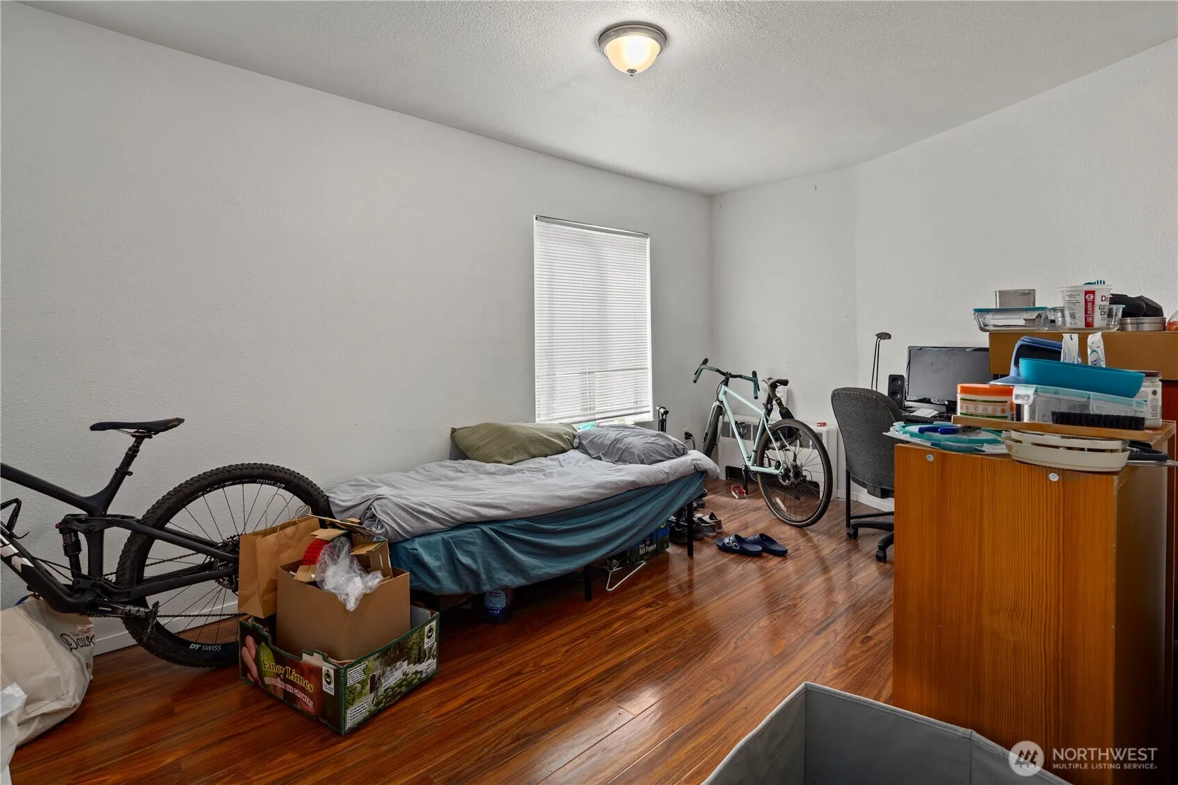 Property photo for 4714 17th Avenue Ne, Seattle photo 4