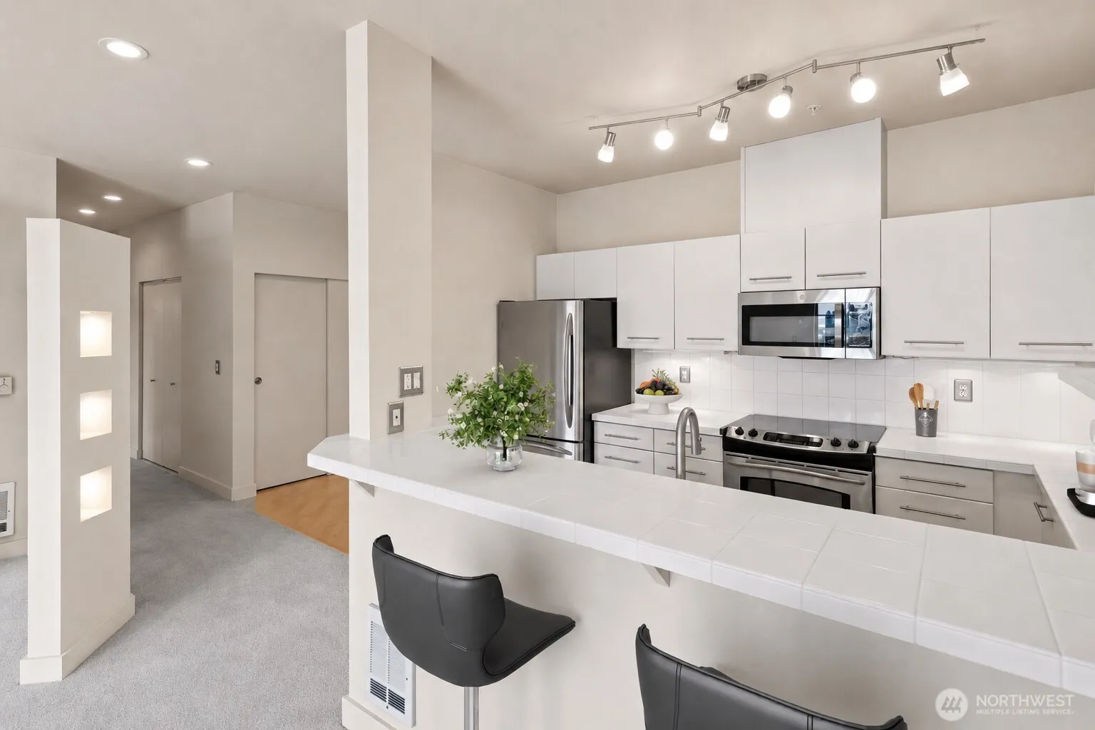 Property photo for 700 E Denny Way #603, Seattle photo 4