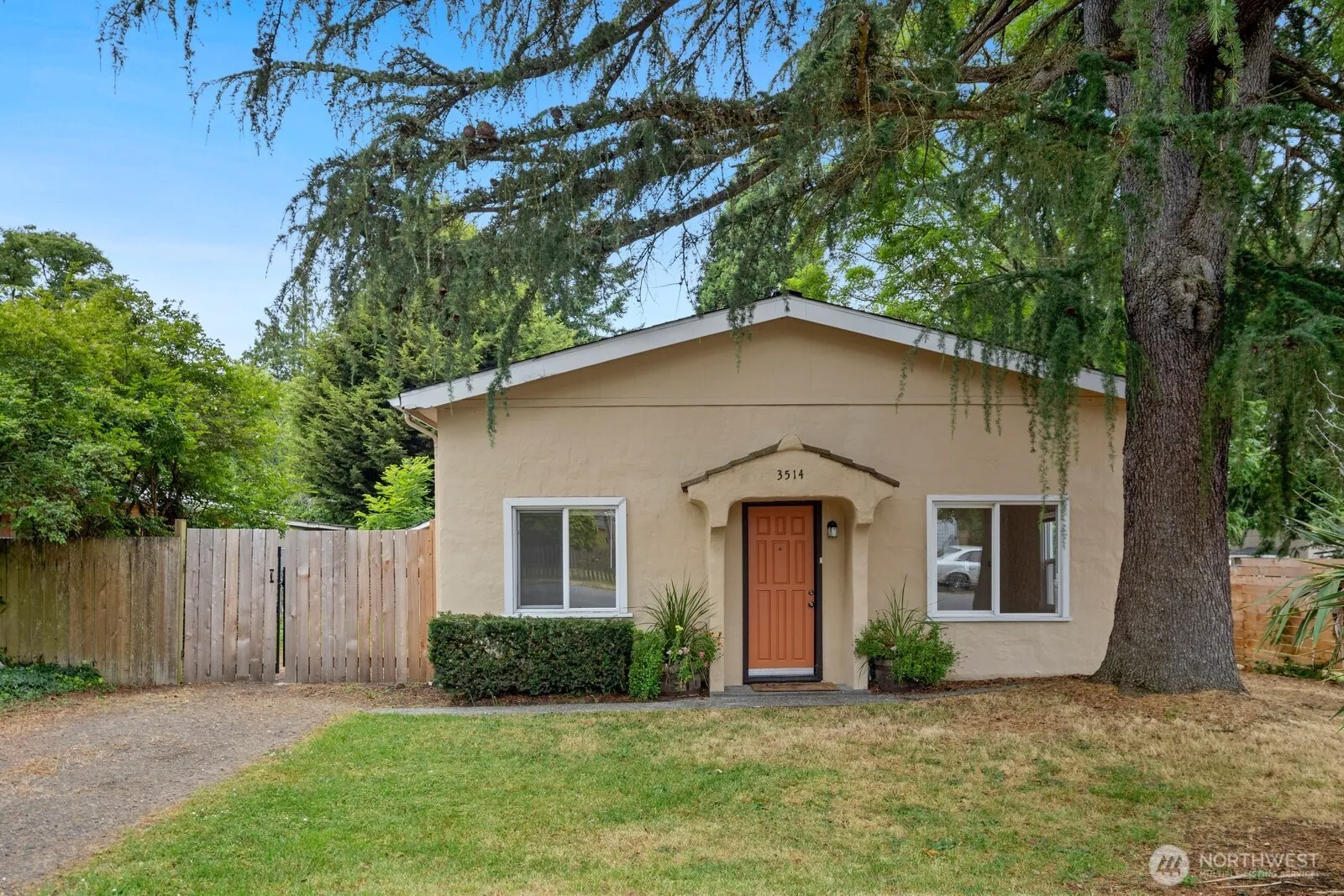 Property photo for 3514 Sw 98th St, Seattle