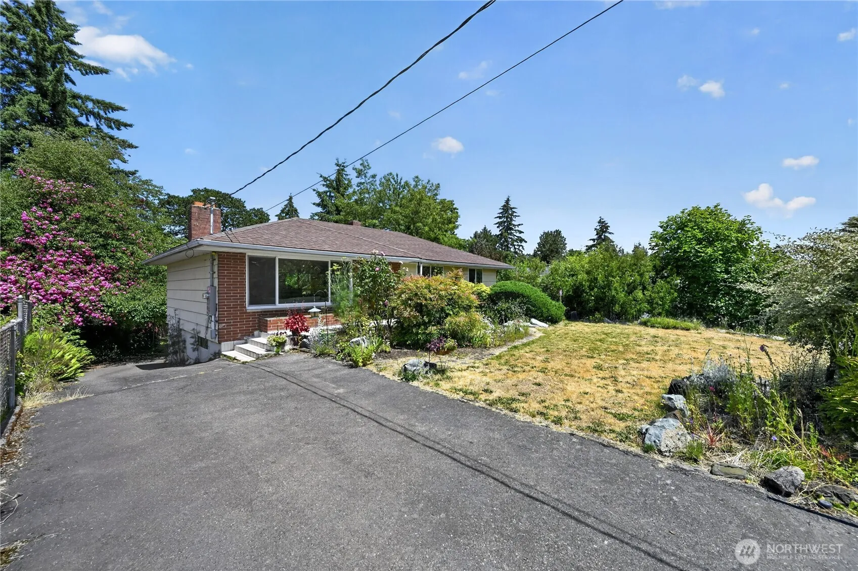 Property photo for 9325 Northlake Drive Sw, Lakewood