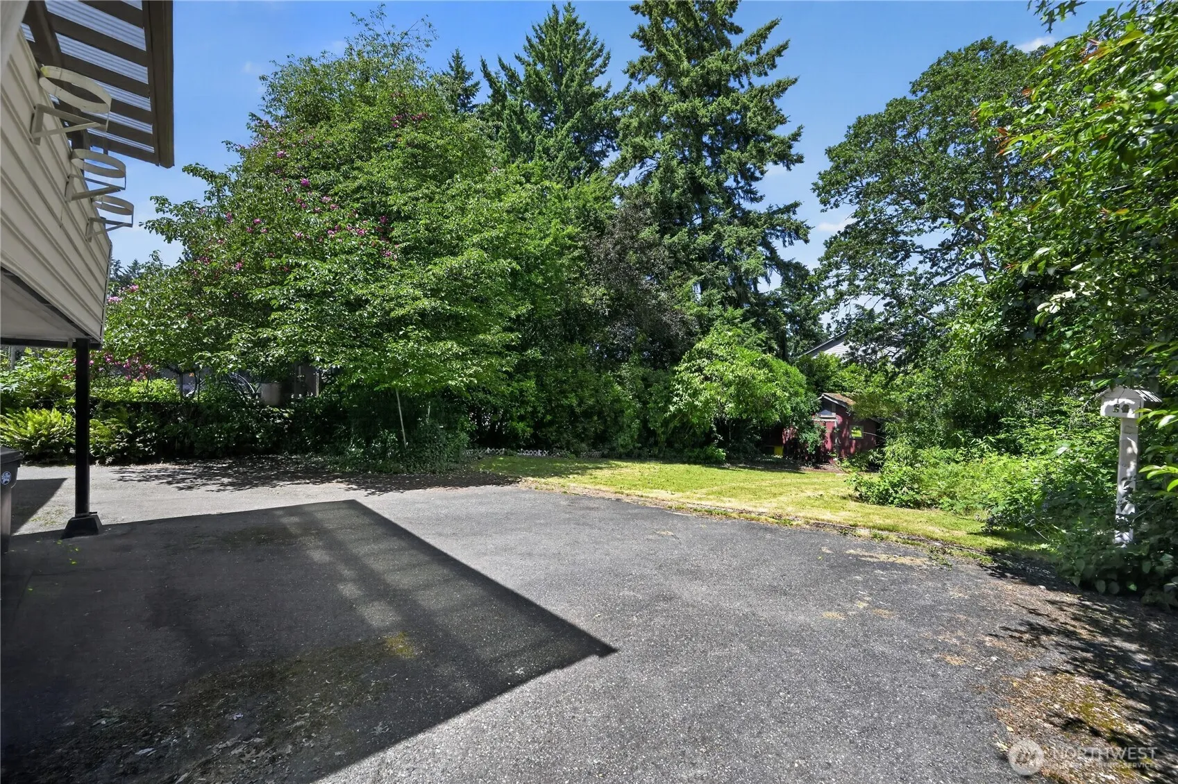 Property photo for 9325 Northlake Drive Sw, Lakewood photo 4
