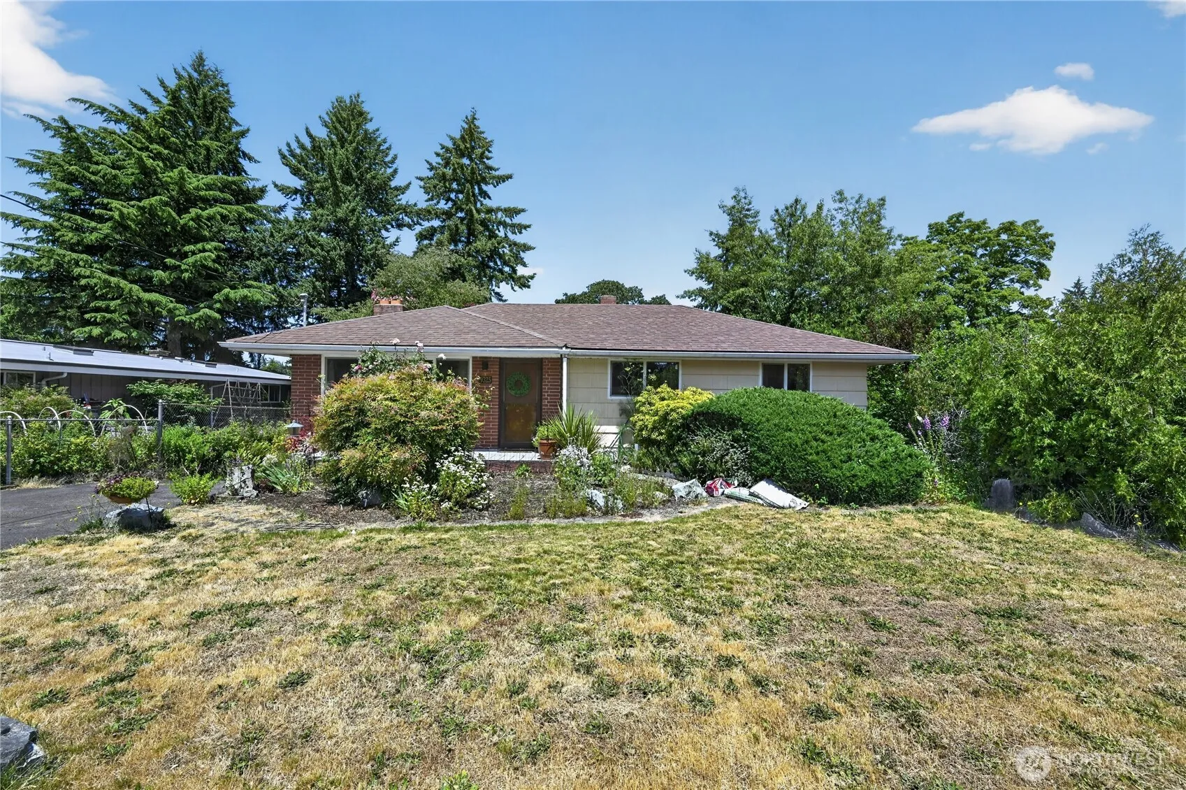 Property photo for 9325 Northlake Drive Sw, Lakewood photo 2