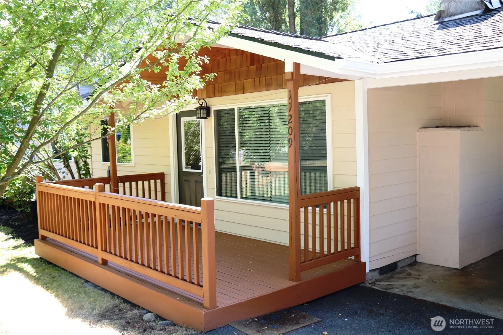 Property photo for 11209 Ne 112th Street, Kirkland photo 2