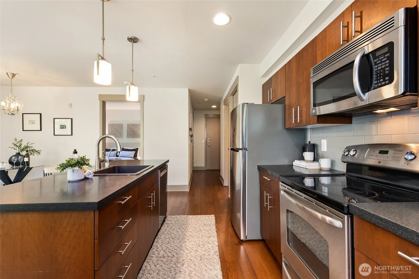 Property photo for 4547 8th Avenue Ne #310, Seattle photo 5