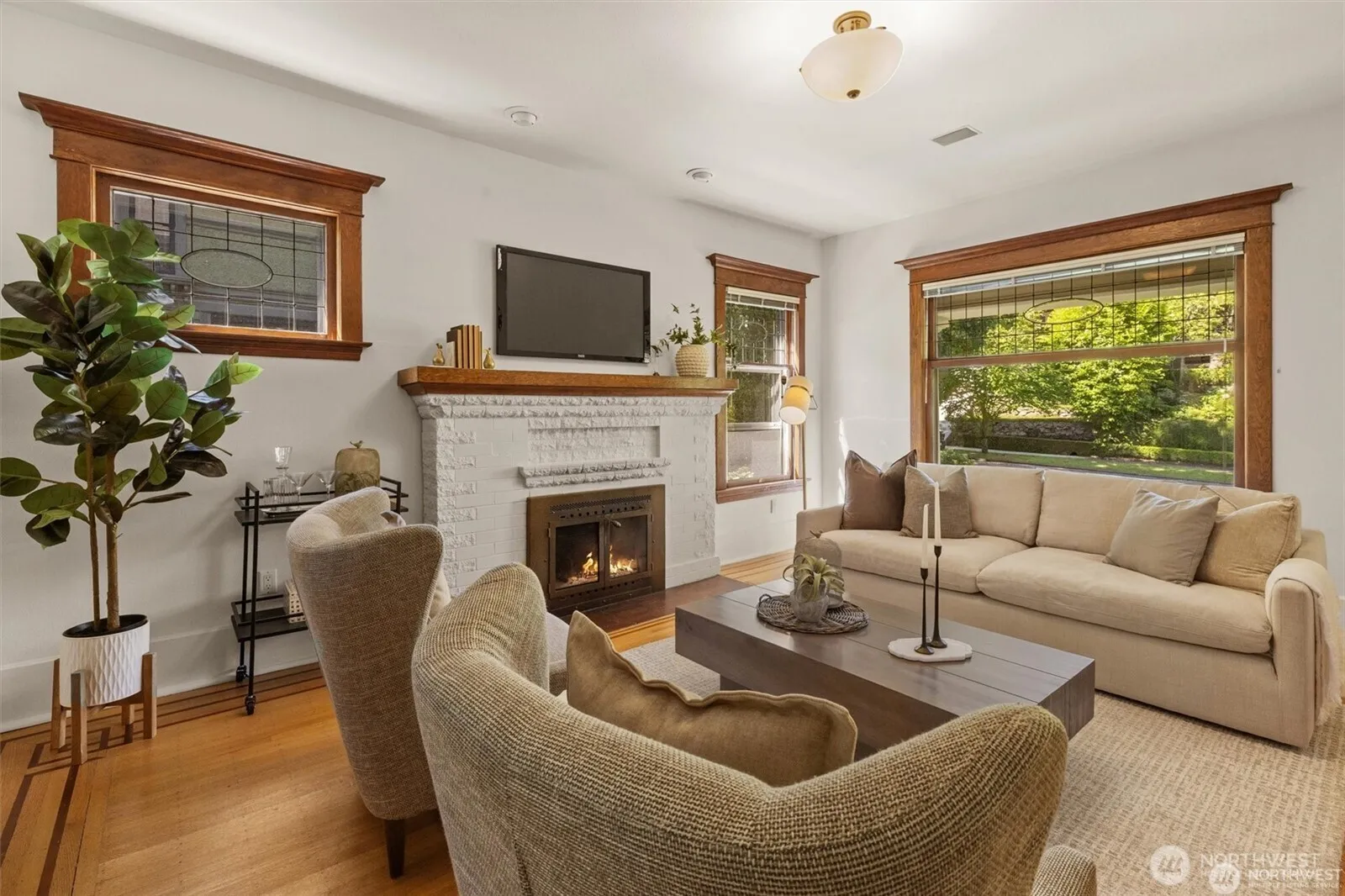 Property photo for 938 18th Avenue E, Seattle photo 5