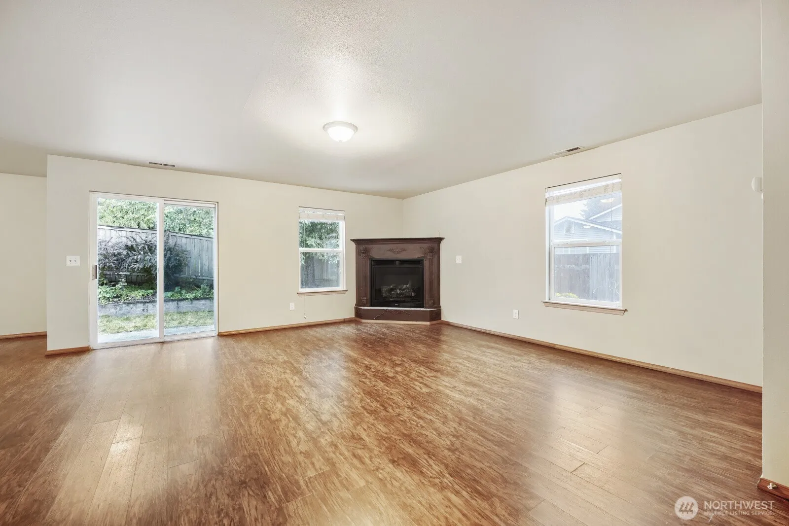 Property photo for 19317 105th Avenue Ct E, Graham photo 4