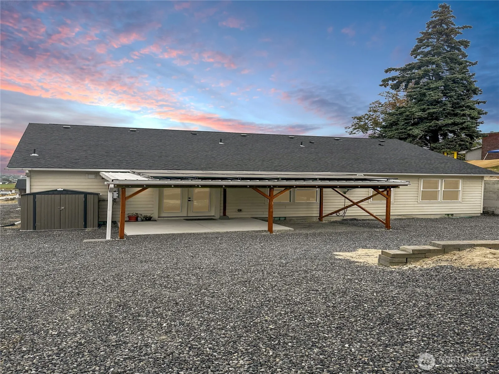 Property photo for 225 W Linden Avenue, Moses Lake photo 3