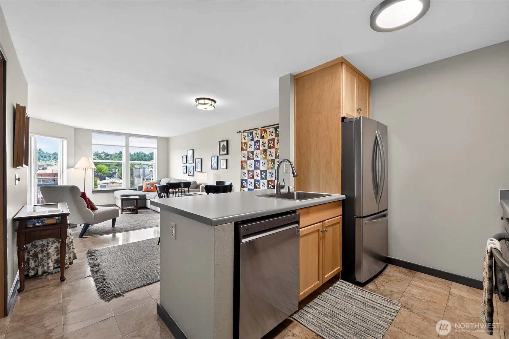 Property photo for 2920 Alki Avenue Sw #409, Seattle photo 4