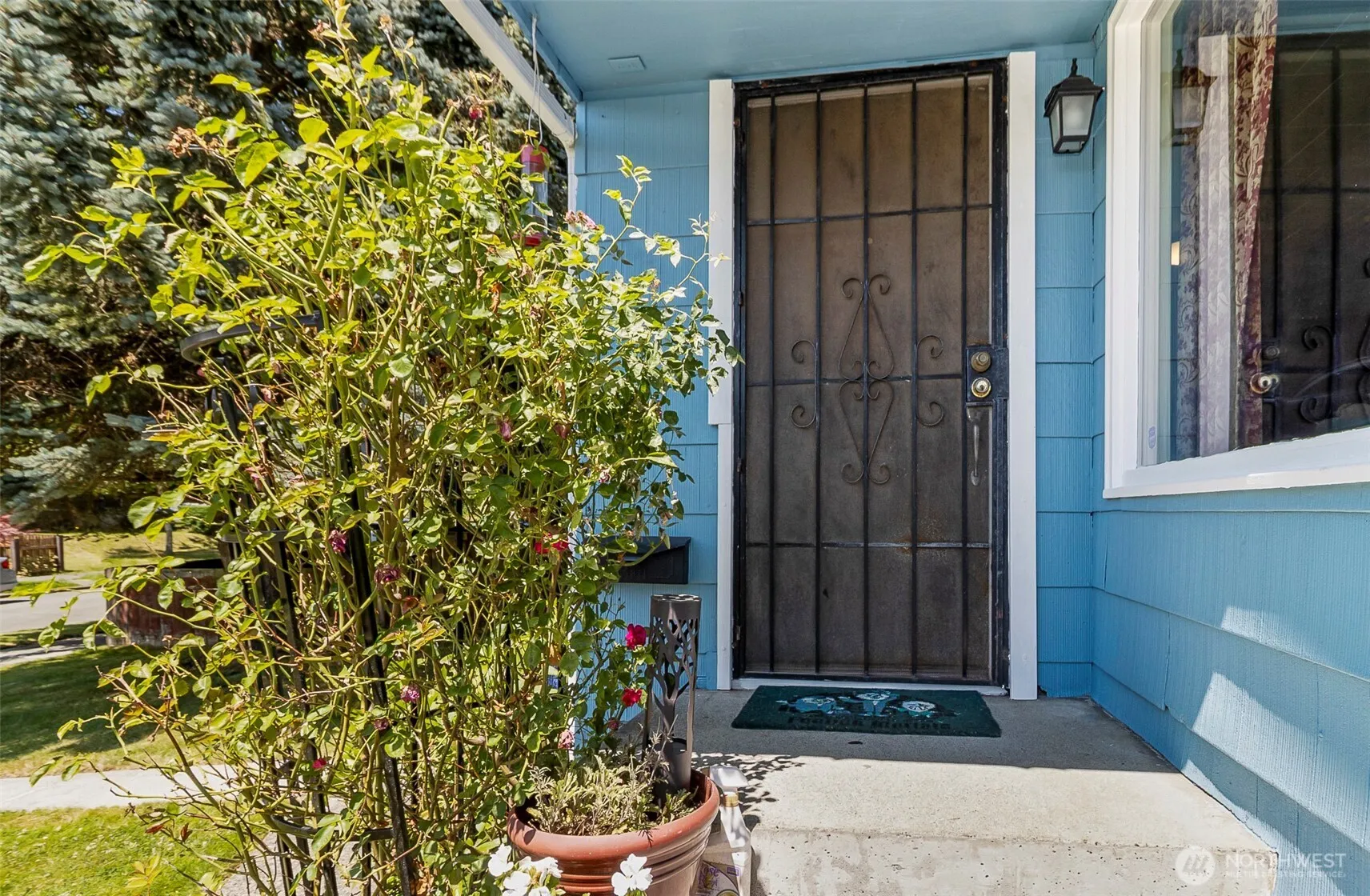 Property photo for 2423 Chestnut Street, Everett photo 3