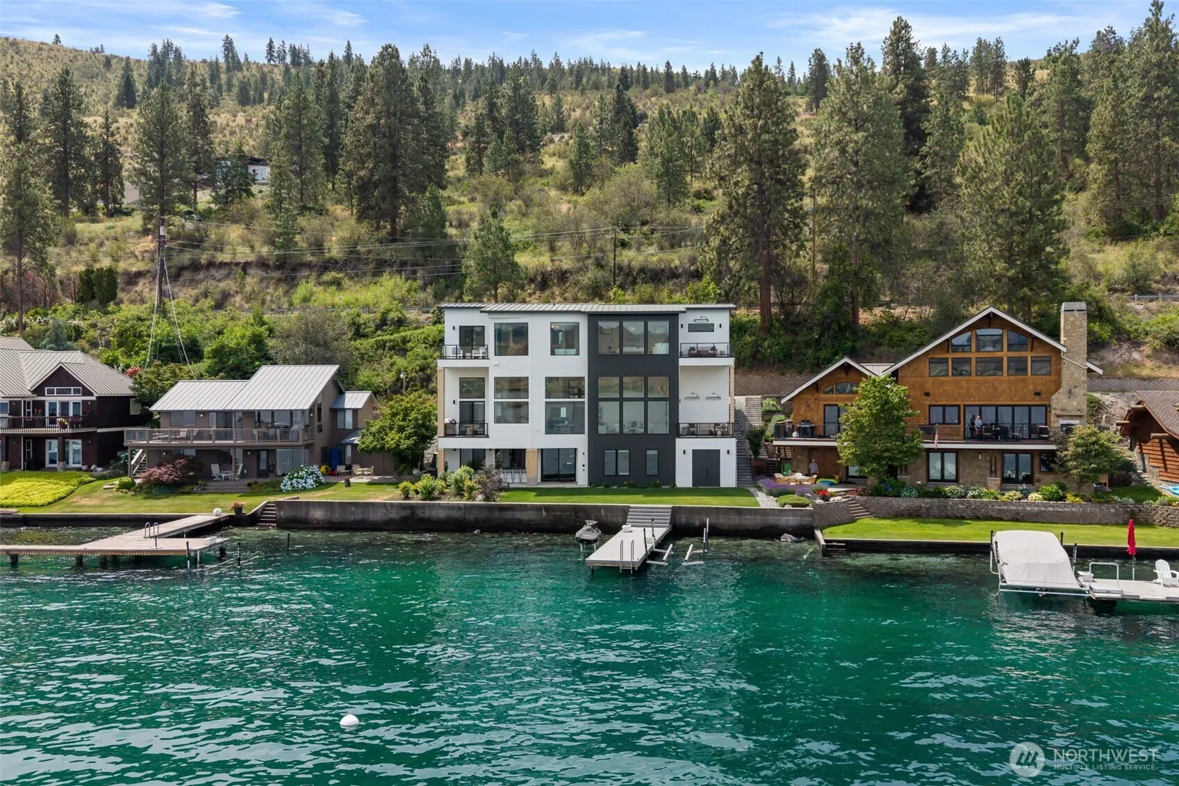 Property photo for 3212 S Lakeshore Road, Chelan photo 2
