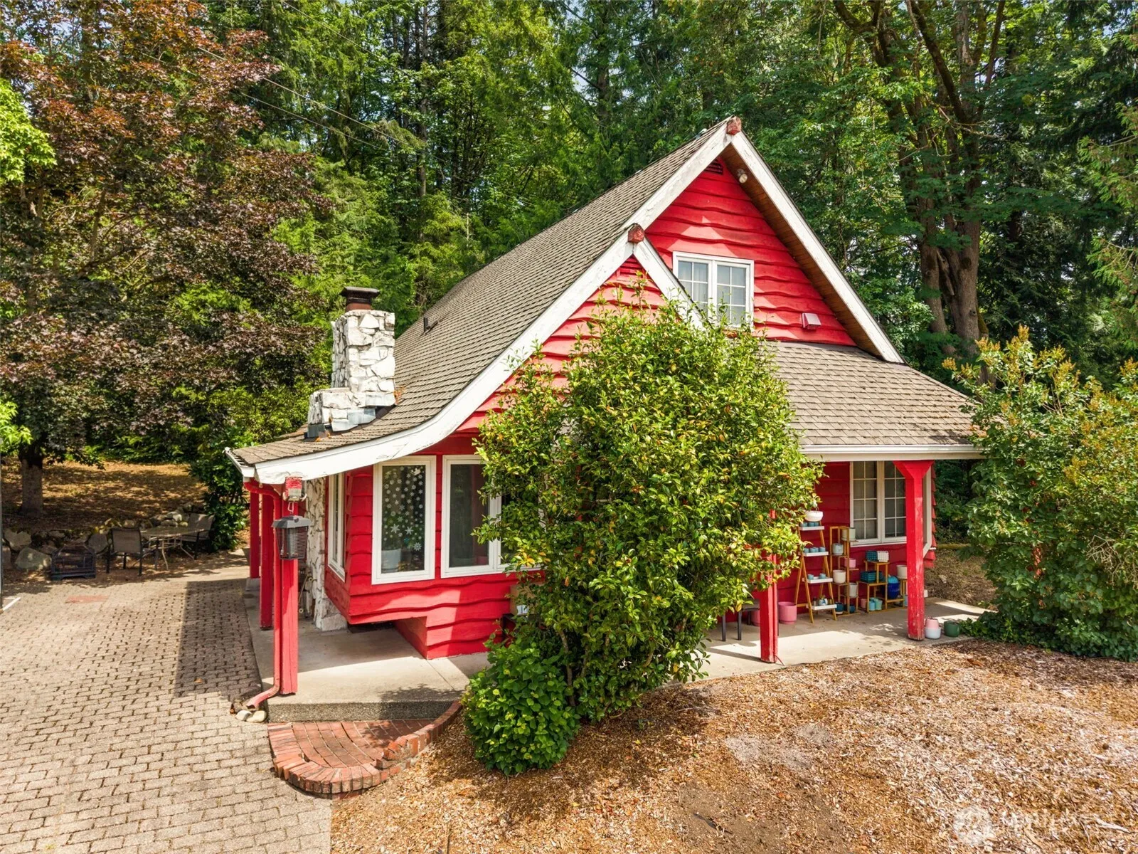 Property photo for 10911 Renton Issaquah Road Se, Issaquah photo 4