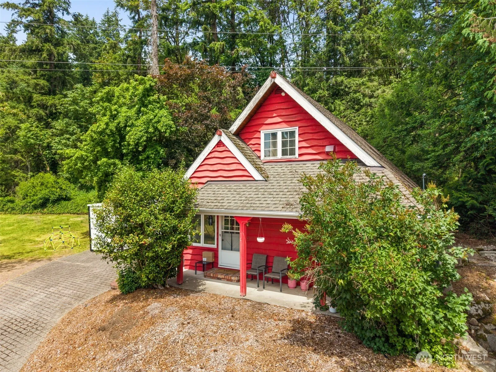 Property photo for 10911 Renton Issaquah Road Se, Issaquah photo 5