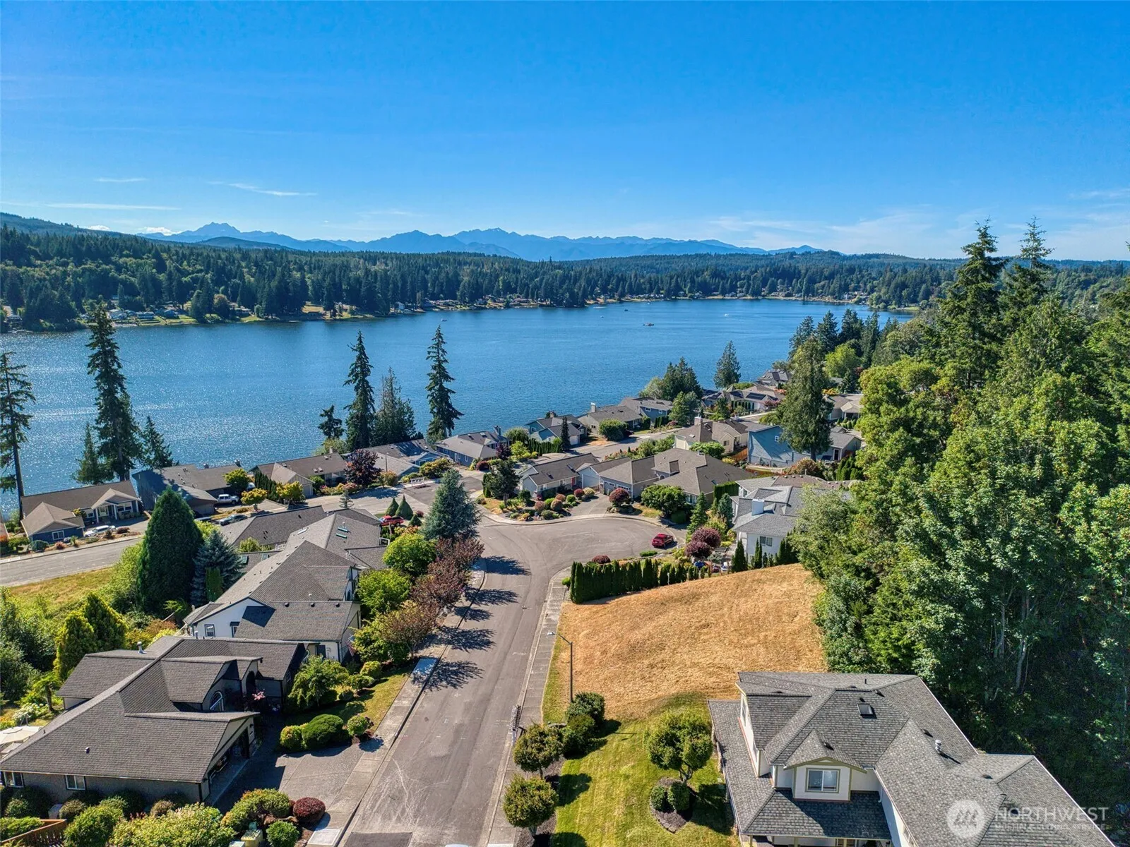 Property photo for 6044 Sandpiper Court, Bremerton