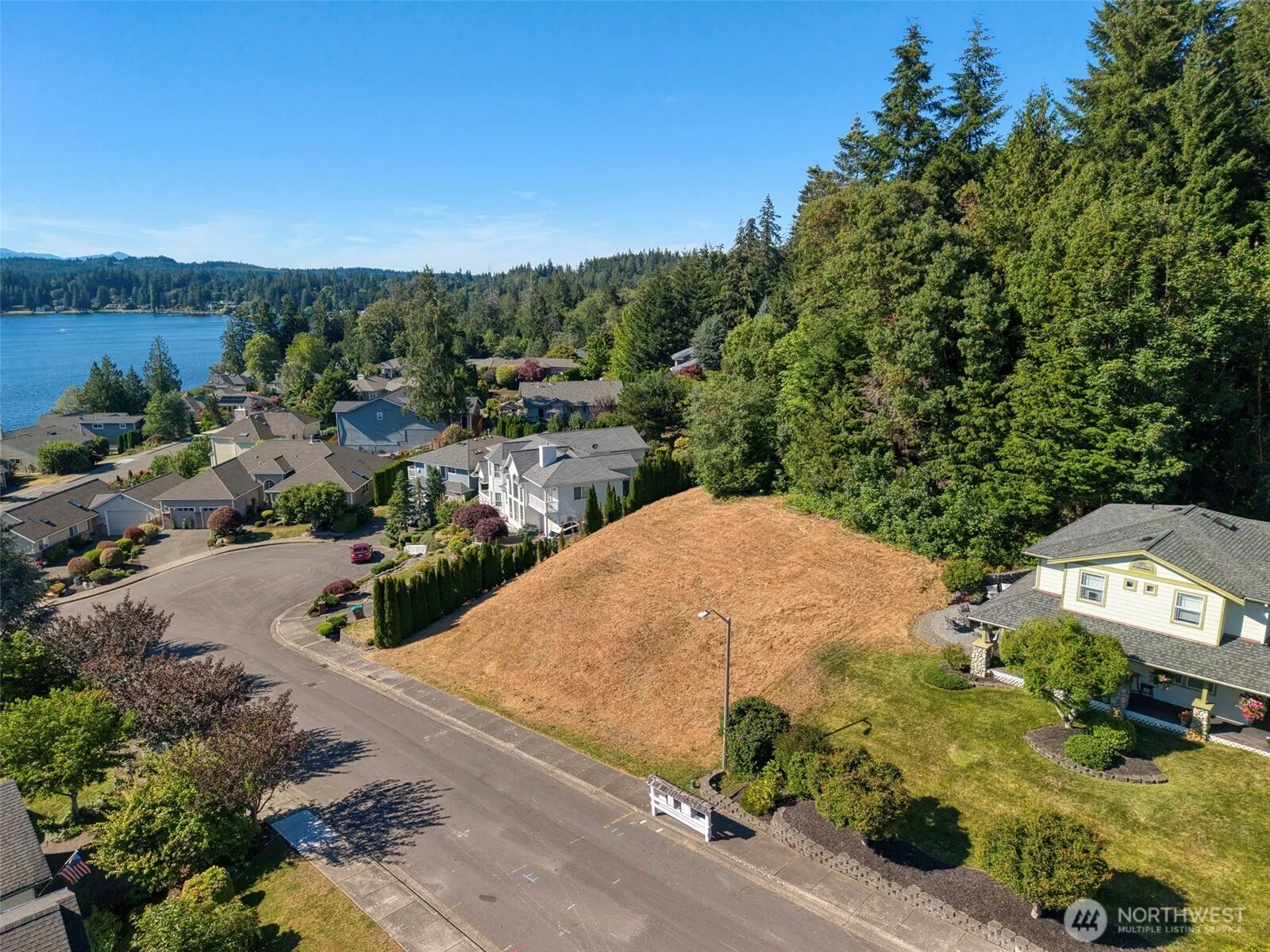 Property photo for 6044 Sandpiper Court, Bremerton photo 2