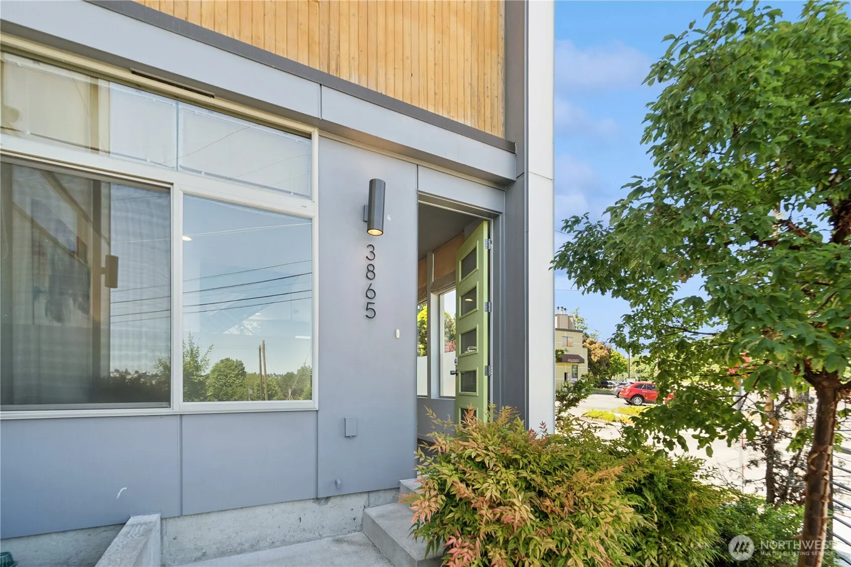 Property photo for 3865 Gilman Avenue W, Seattle photo 2
