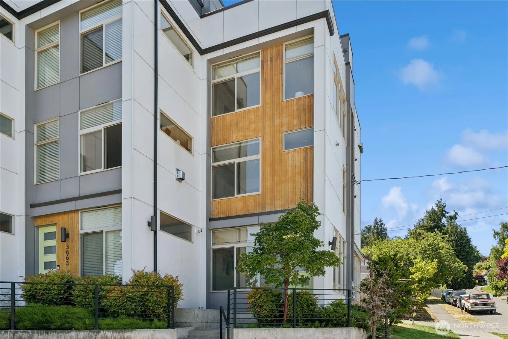 Property photo for 3865 Gilman Avenue W, Seattle photo 4
