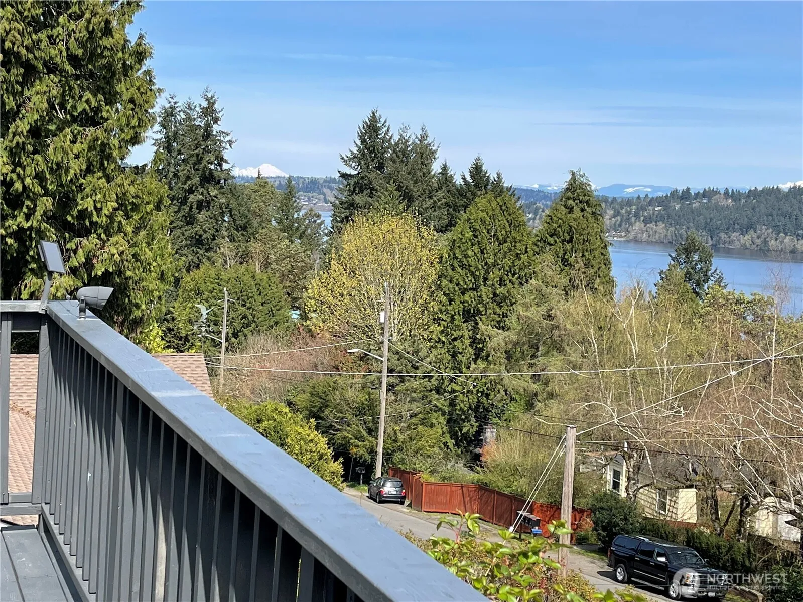 Property photo for 12321 42nd Avenue Ne, Seattle photo 3