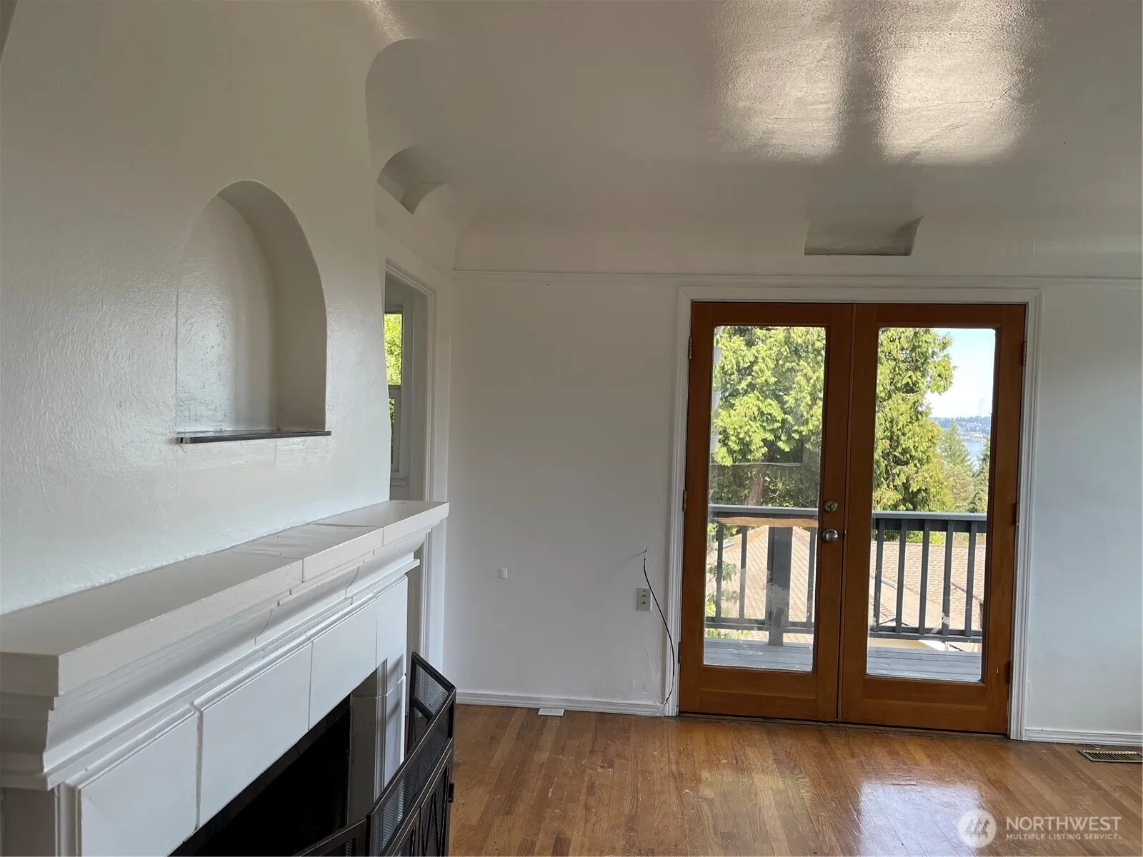 Property photo for 12321 42nd Avenue Ne, Seattle photo 4