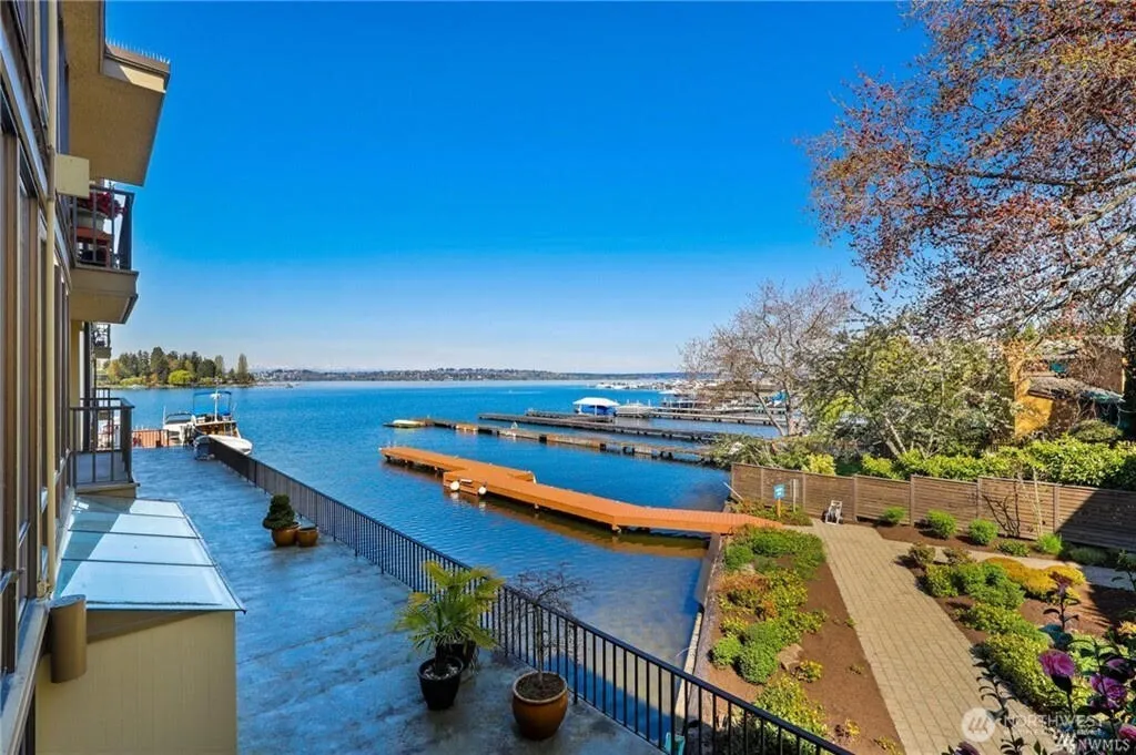 Property photo for 4561 Lake Washington Boulevard Ne #203, Kirkland