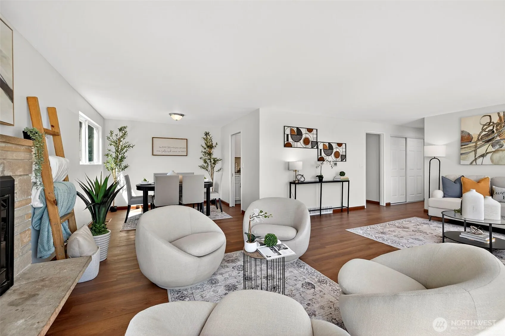 Property photo for 3415 24th Avenue W, Seattle photo 4