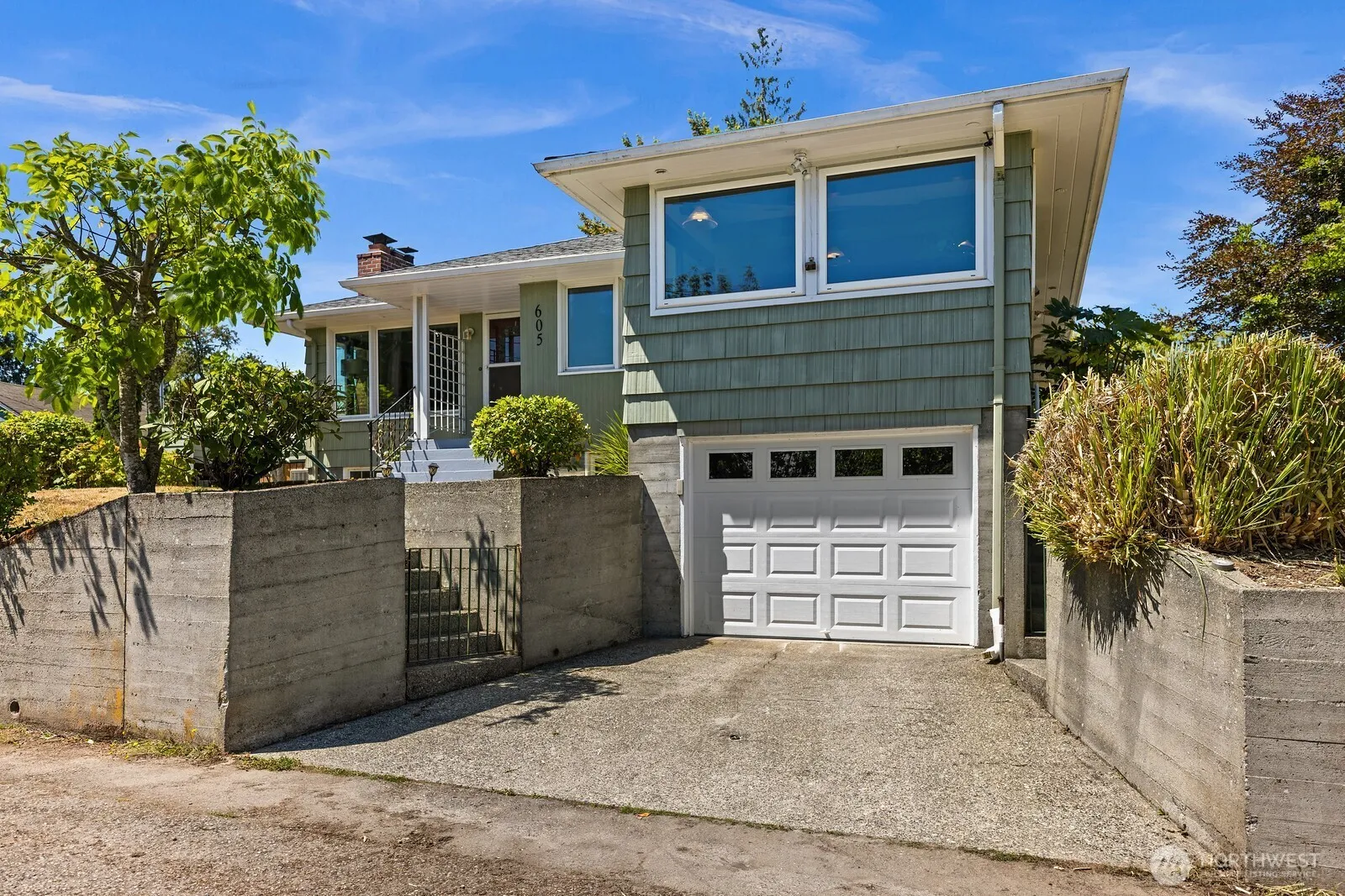 Property photo for 605 S Charleston Avenue, Bremerton photo 3