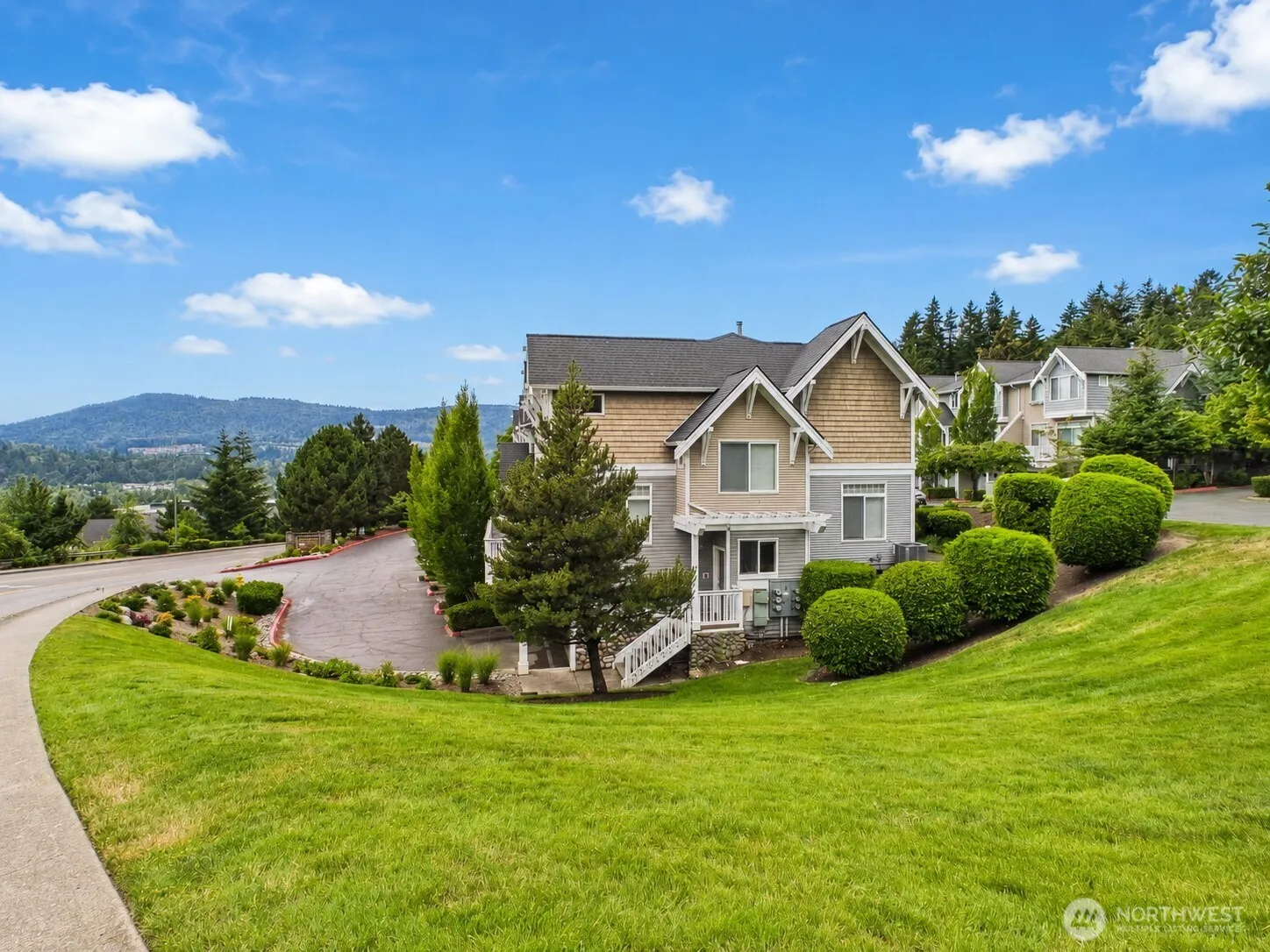 Property photo for 23120 Se Black Nugget Rd Road #a6, Issaquah