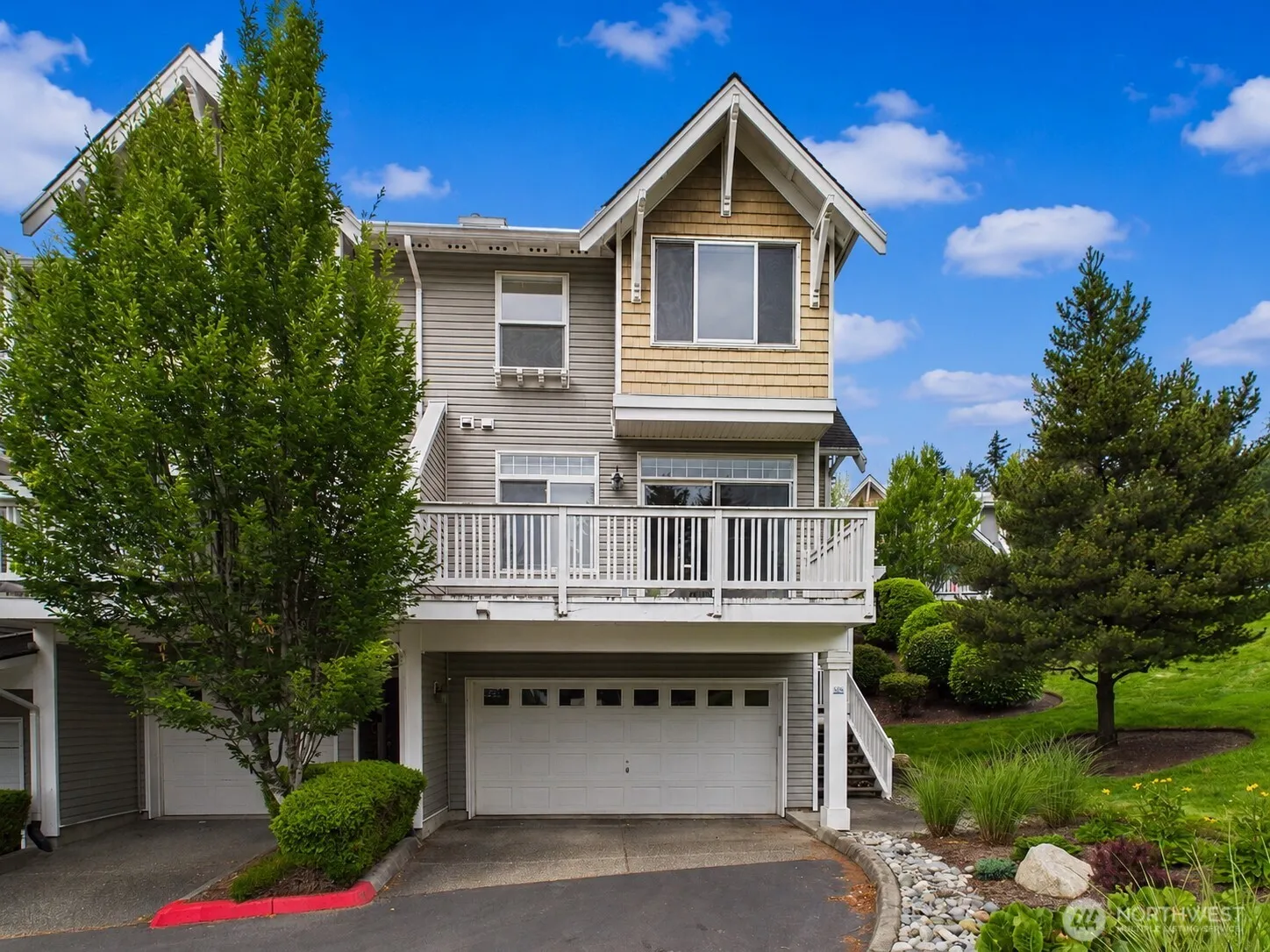 Property photo for 23120 Se Black Nugget Rd Road #a6, Issaquah photo 2
