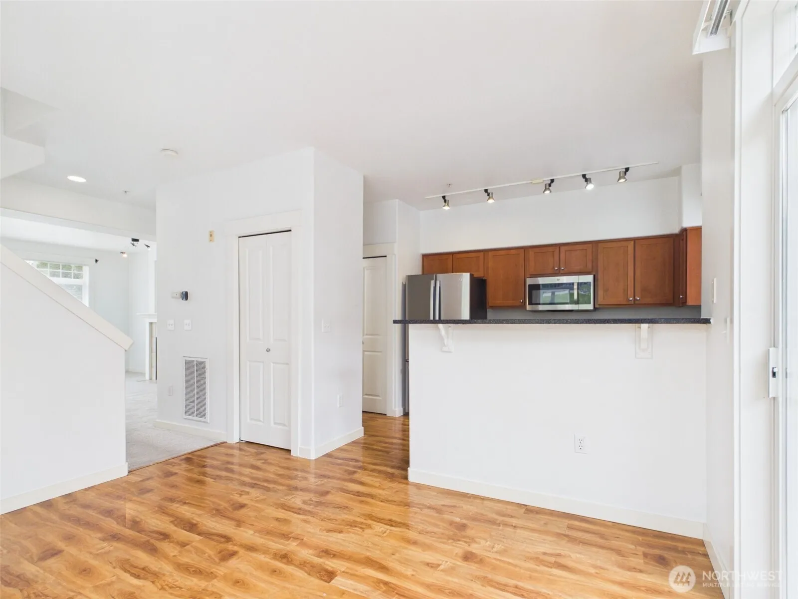 Property photo for 23120 Se Black Nugget Rd Road #a6, Issaquah photo 5