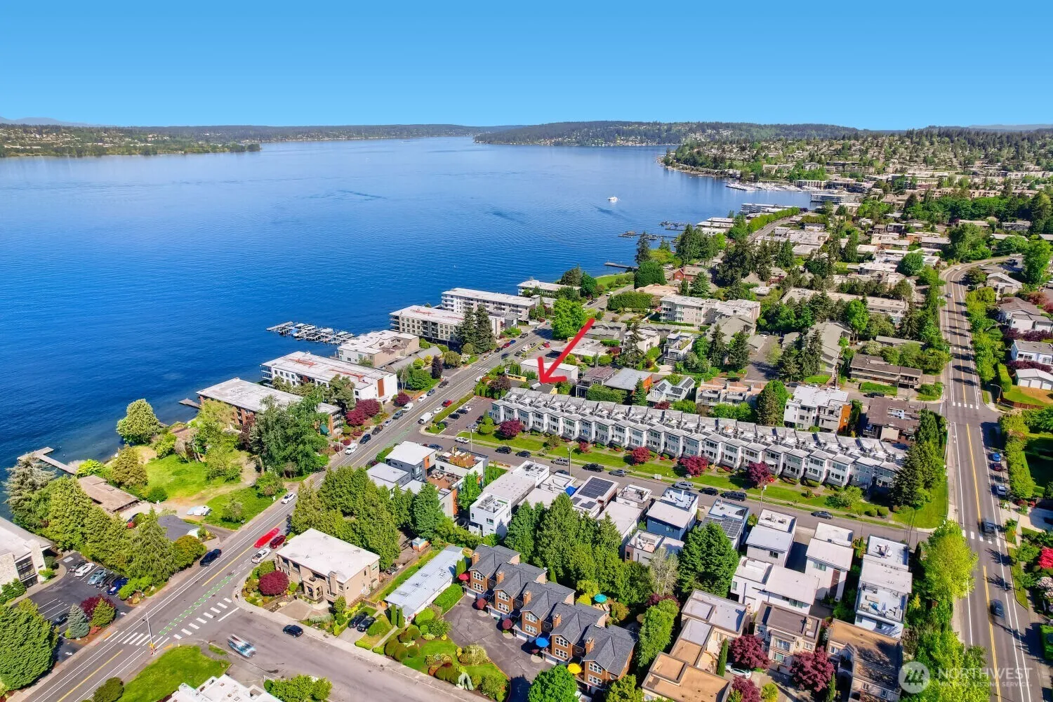 Property photo for 10108 Ne 63rd Street, Kirkland photo 3