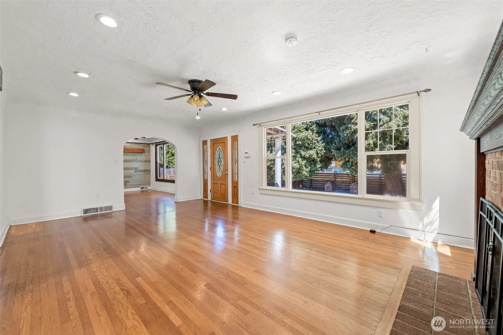 Property photo for 3540 S Kenyon St, Seattle photo 4