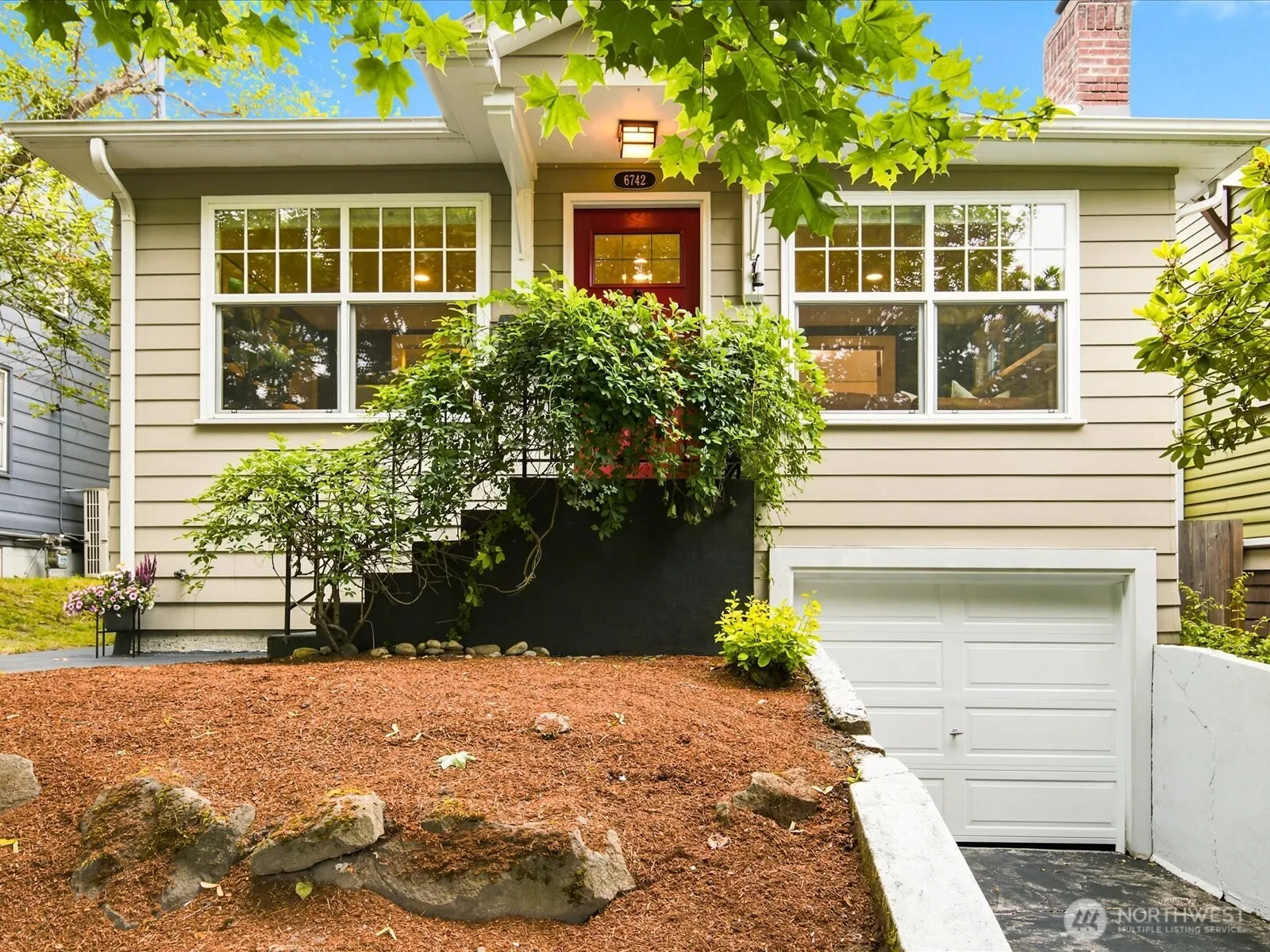 Property photo for 6742 7th Avenue Nw, Seattle photo 2