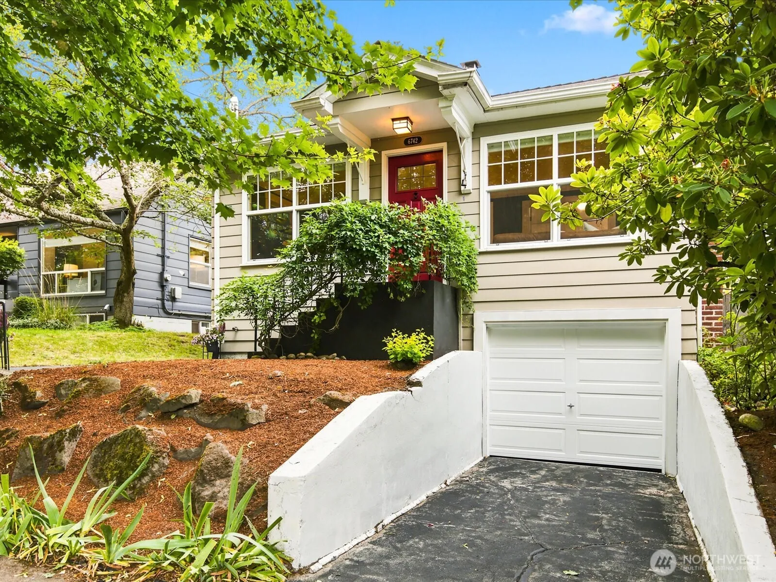 Property photo for 6742 7th Avenue Nw, Seattle photo 3